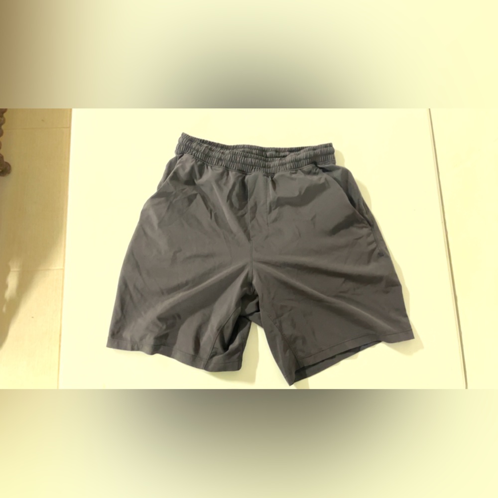 Lululemon Pace Breaker Short 7" (SMALL)